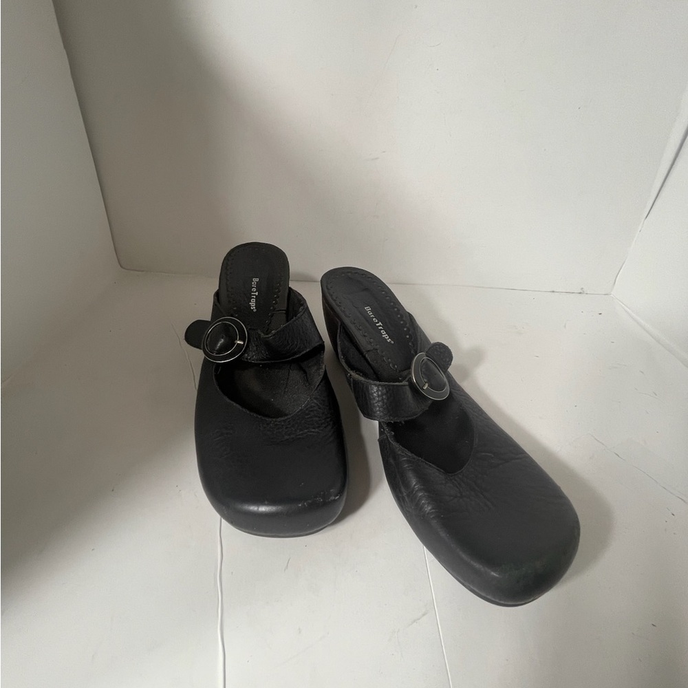 BareTraps Black Leather Wedge Mules with Buckle size 9.5